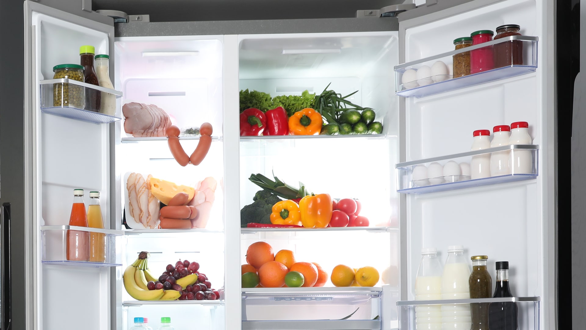 Featured image for “How To Organize Your Fridge So Food Keeps Longer”